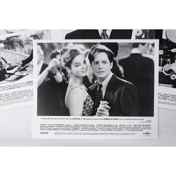 1993 For Love or Money Movie press kit + 4 photo sheets, vintage Michael J Fox, - Picture 3 of 7